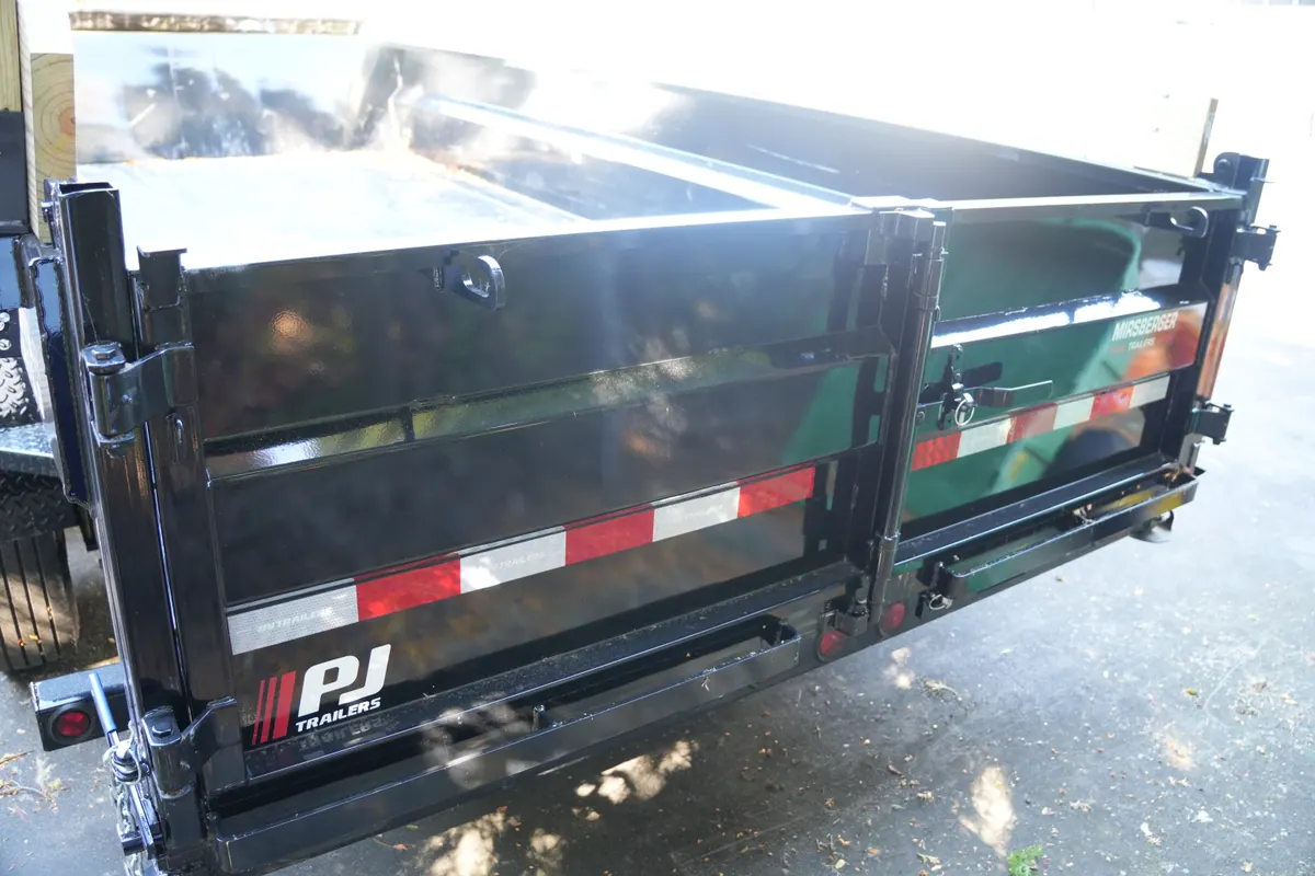 2026 PJ DT1162 16' dump trailer, rear view